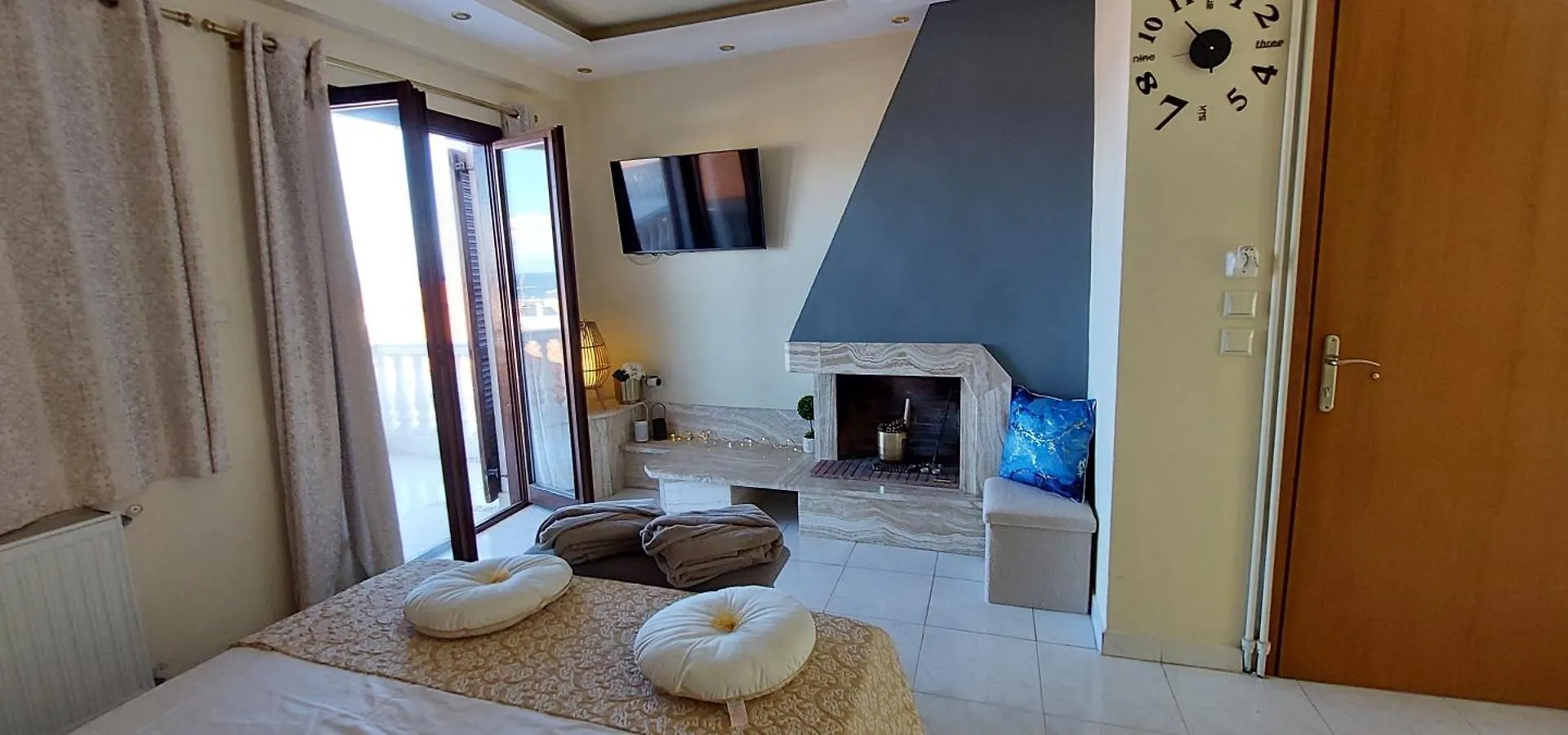 Artemis Apartments Златна Гледка Към Морето Polychrono Greece
