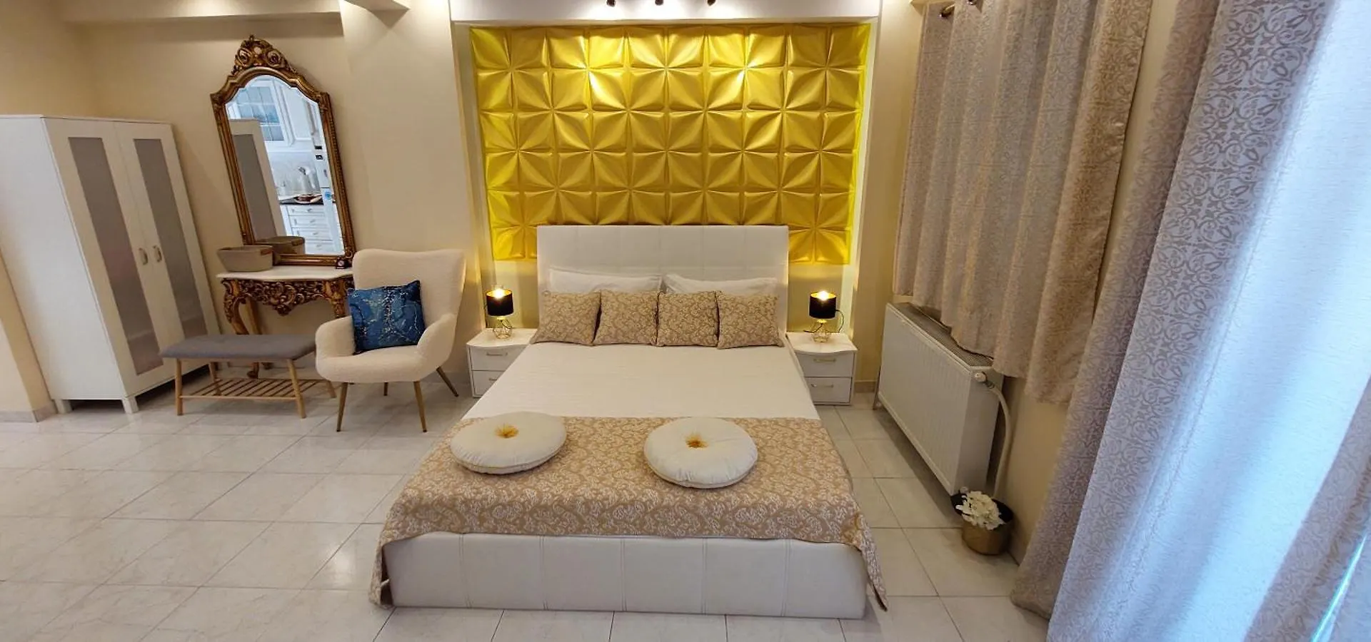 Artemis Apartments Златна Гледка Към Морето Polychrono
